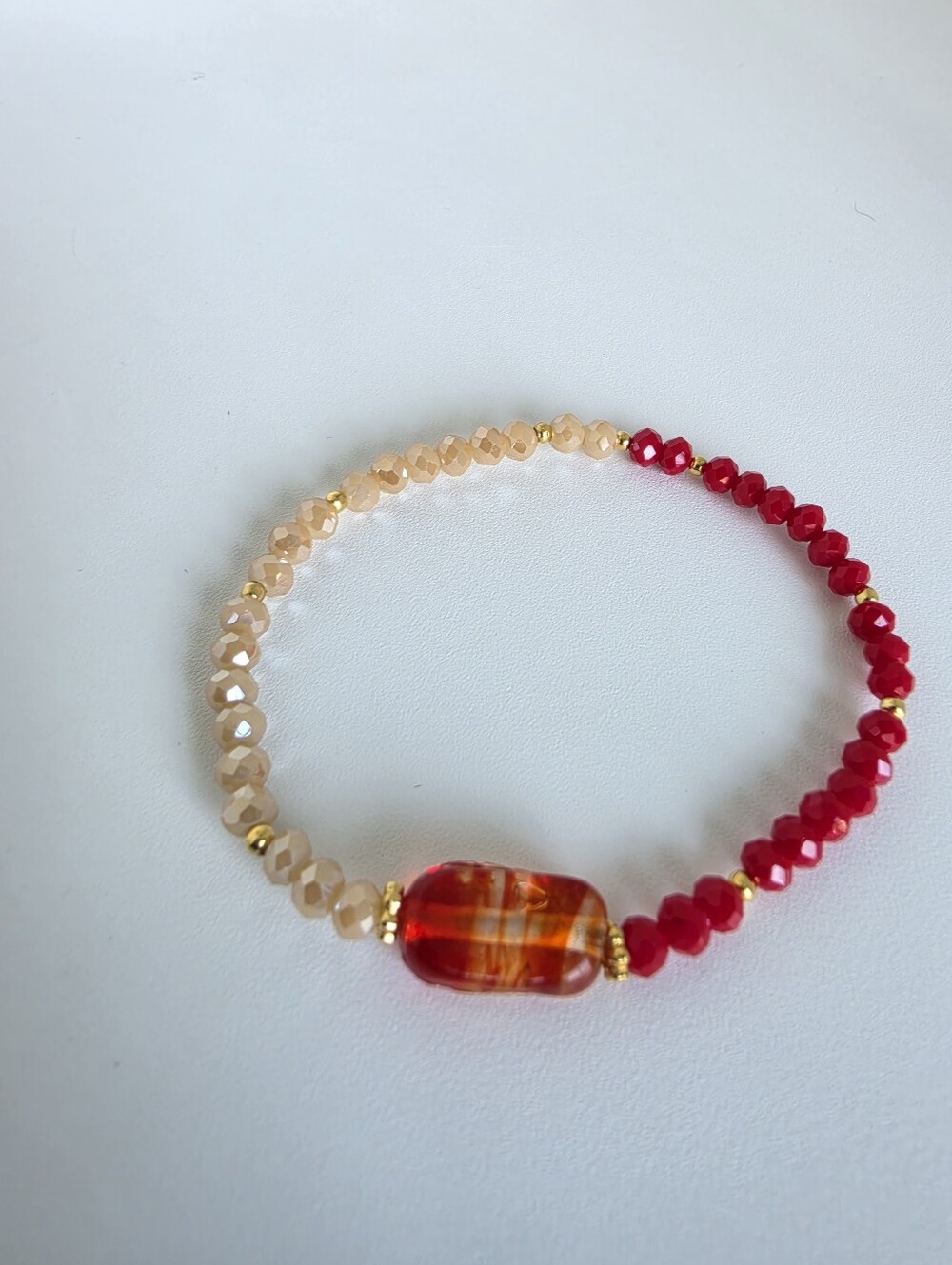 Red Beige Crystal Beaded Stretch Bracelet Glass Center Bead Gold Tone - Picture 5 of 5